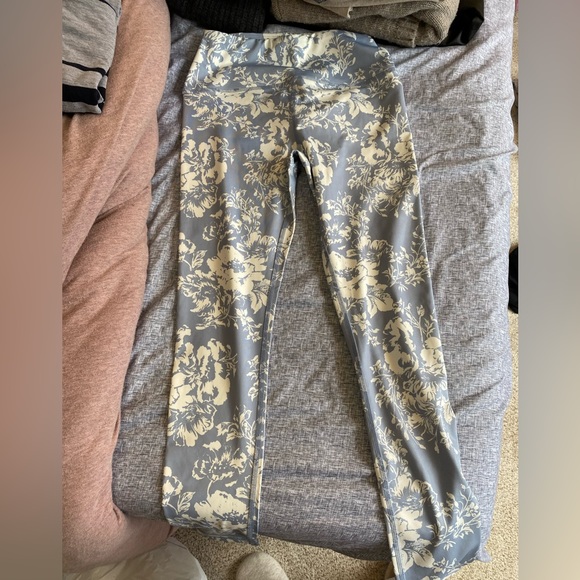 Reformation Eco Move Leggings - Picture 4 of 6